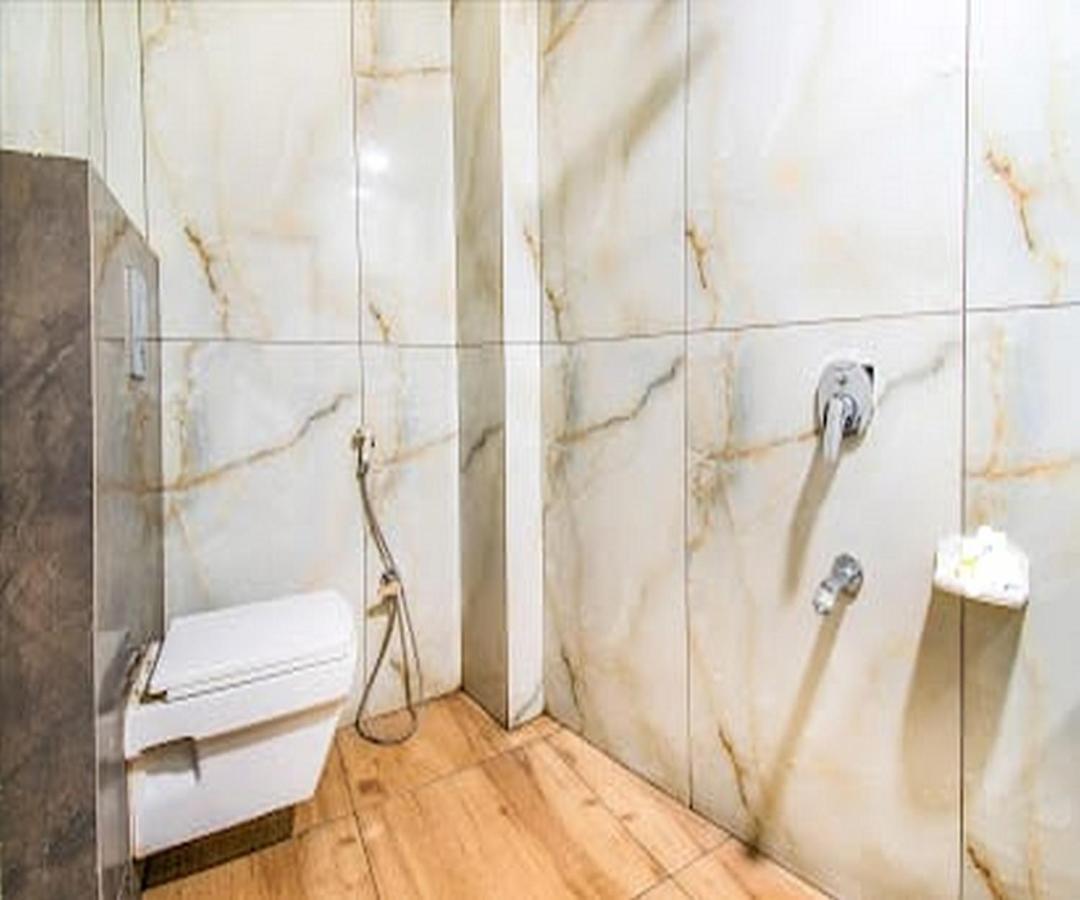 Cherrystay Kiran Inn Indore Buitenkant foto