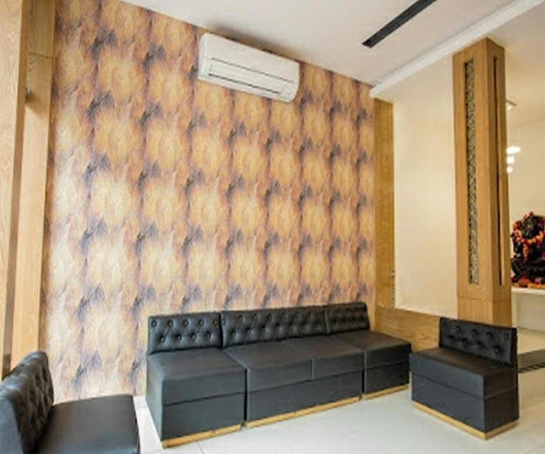 Cherrystay Kiran Inn Indore Buitenkant foto