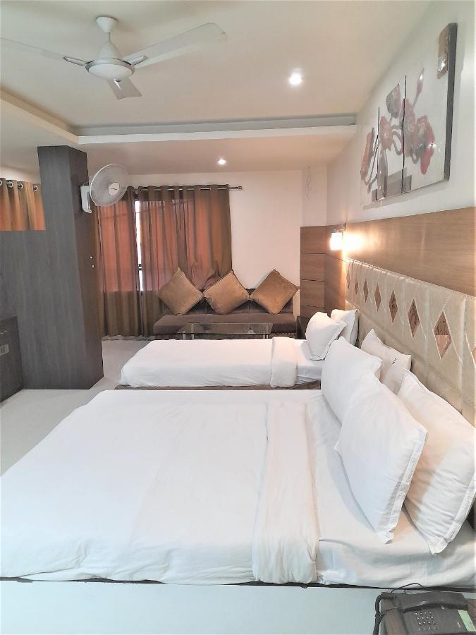 Cherrystay Kiran Inn Indore Buitenkant foto