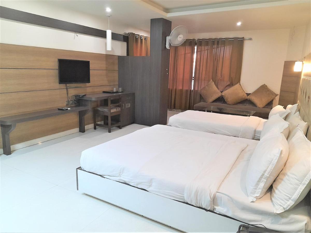 Cherrystay Kiran Inn Indore Buitenkant foto